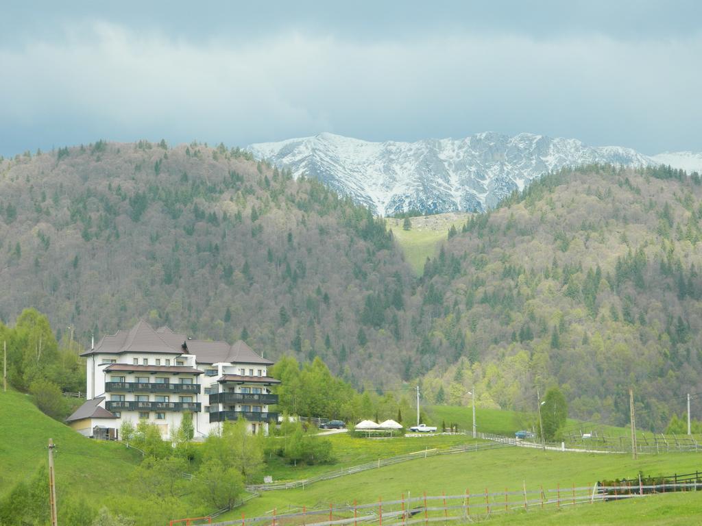 Nobillis - Carpathian Residence Peştera Kültér fotó